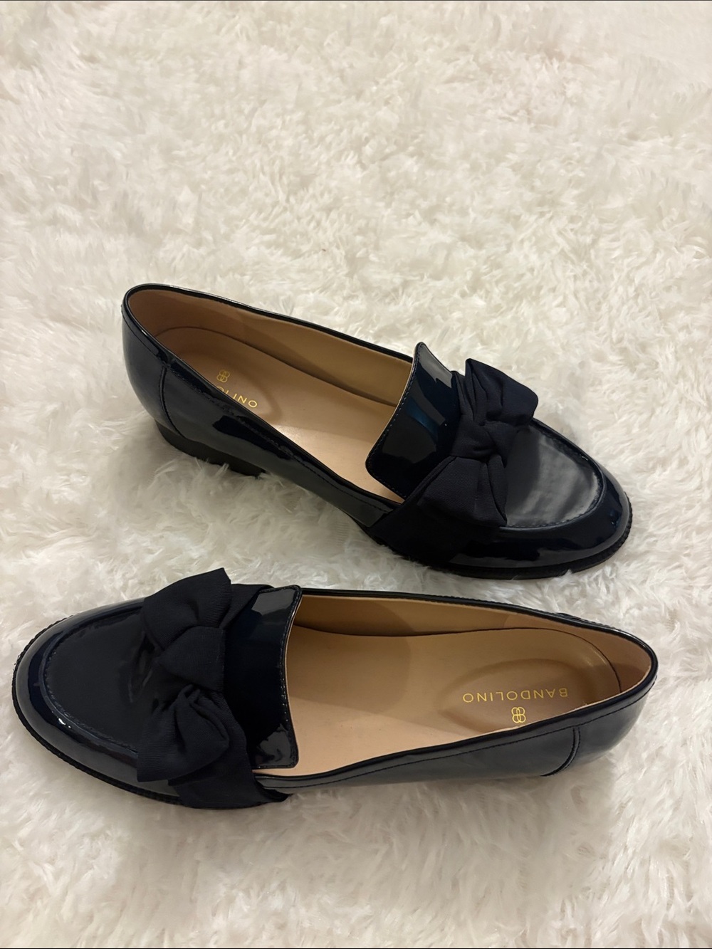 Bandolino Navy Patent Bow Loafer. Never worn. - Picture 6 of 12